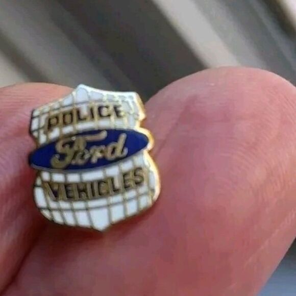 Vintage Mens Tie Tack  Ford Police Vehicles Badge - Picture 4 of 11